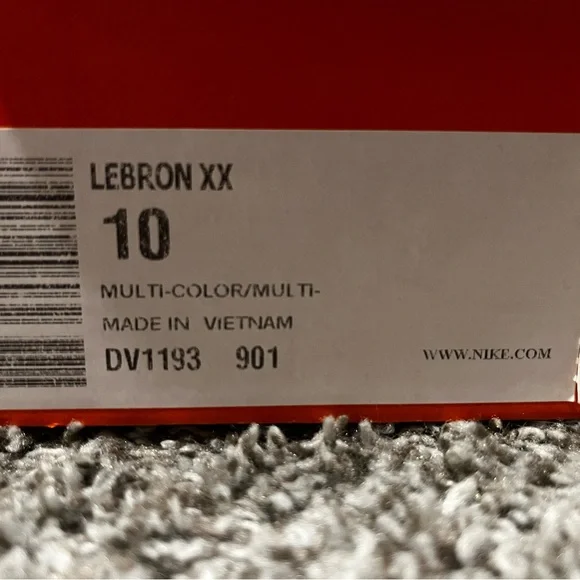 LeBron XX - Picture 2 of 7